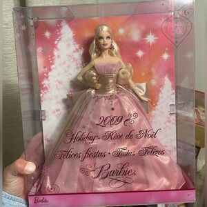 2009 Barbie Holiday Doll in Sparkling Pink Gown